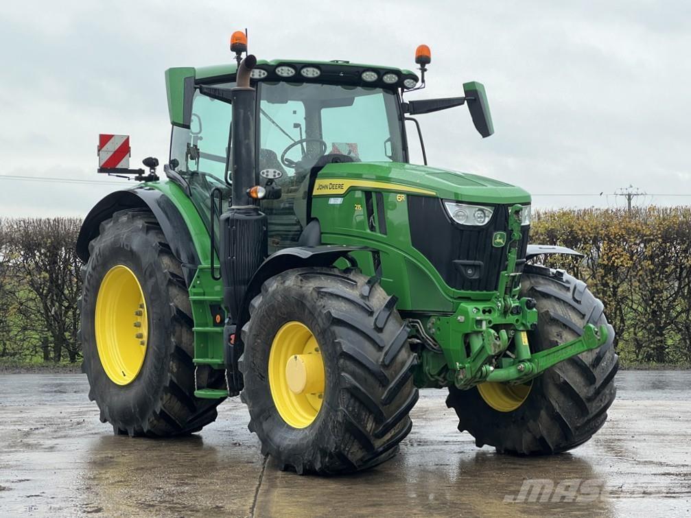 John Deere 6R215 الجرارات