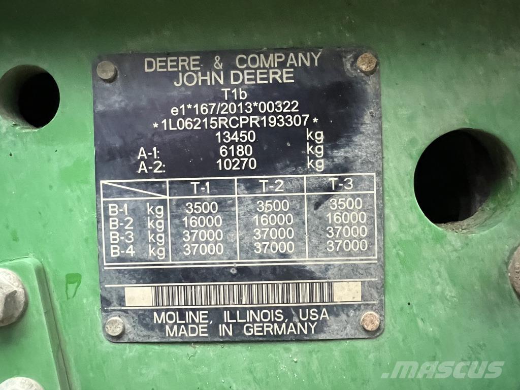 John Deere 6R215 الجرارات