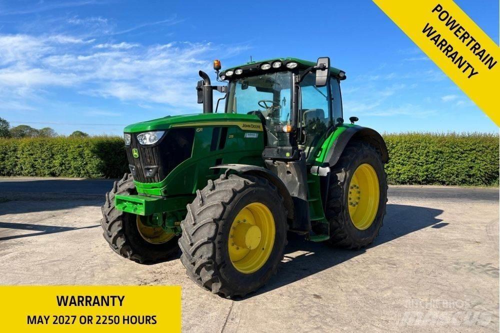 John Deere 6R215 الجرارات