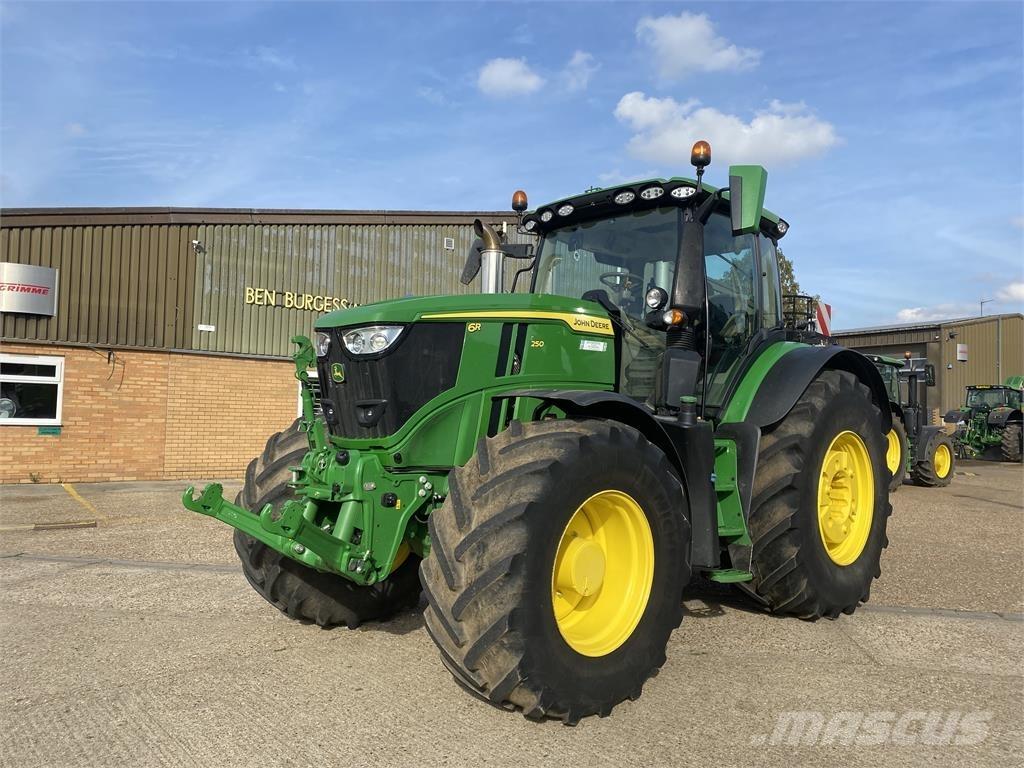 John Deere 6R250 الجرارات