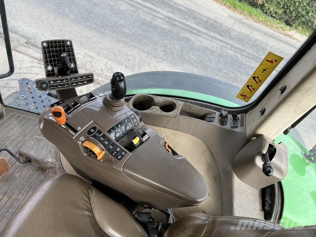 John Deere 7230R الجرارات