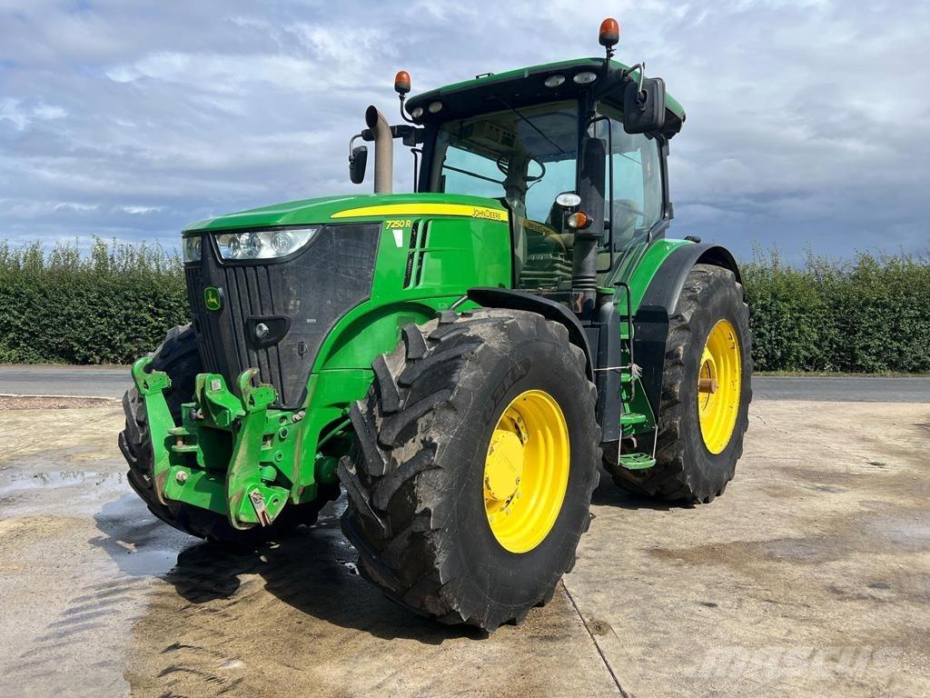 John Deere 7250R الجرارات