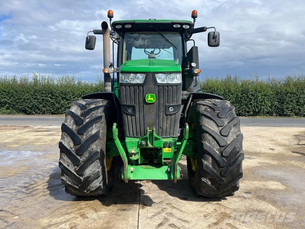 John Deere 7250R الجرارات