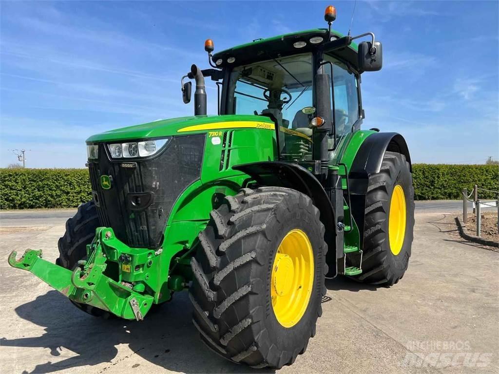 John Deere 7310R الجرارات