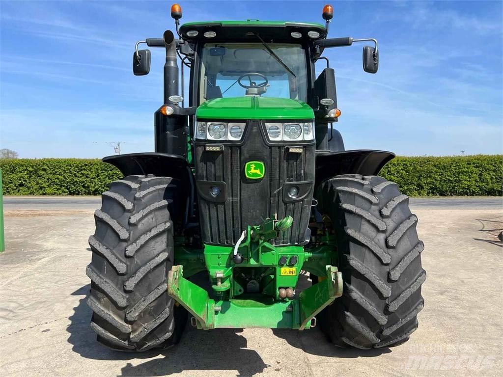 John Deere 7310R الجرارات