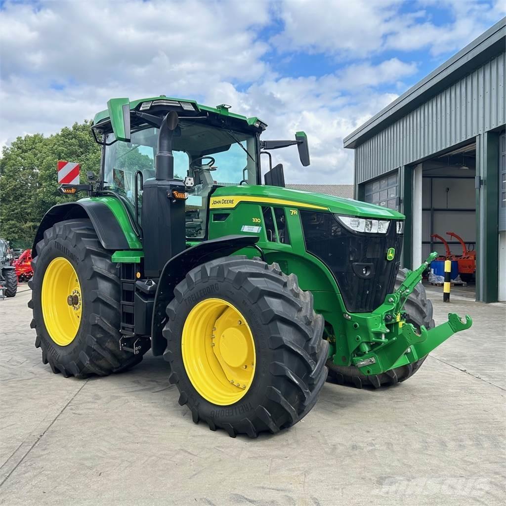 John Deere 7R330 الجرارات