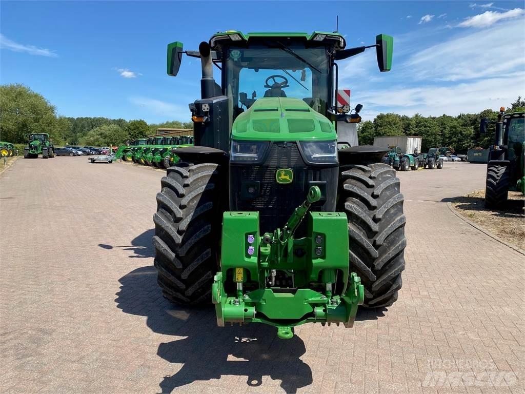 John Deere 8R370 الجرارات