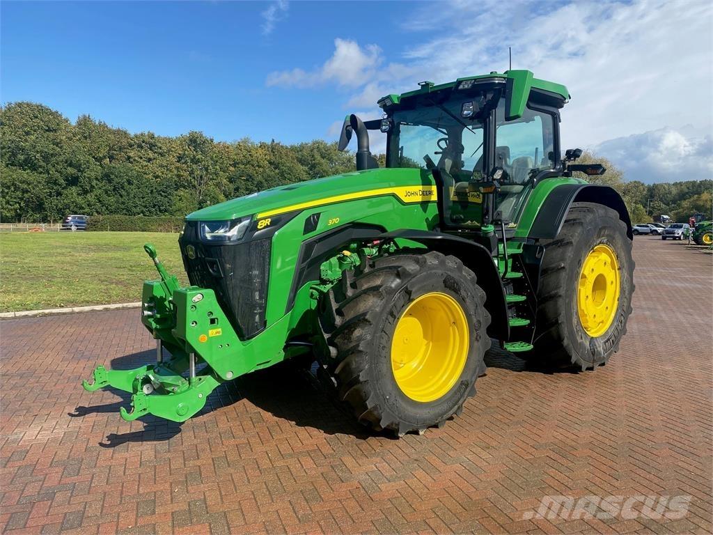 John Deere 8R370 الجرارات