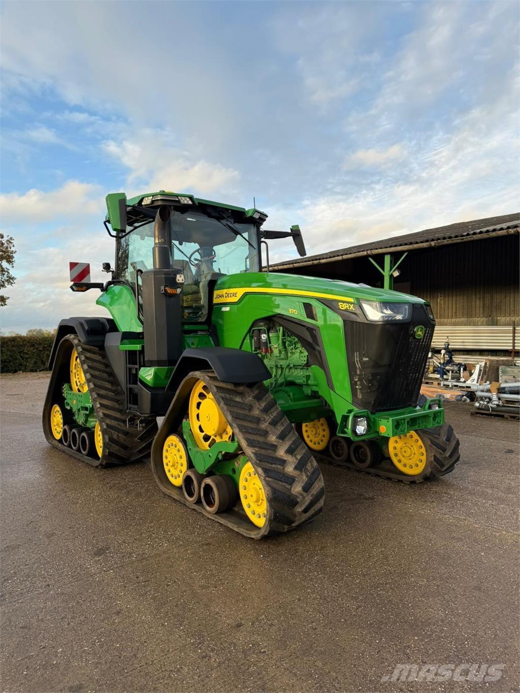 John Deere 8RX370 الجرارات