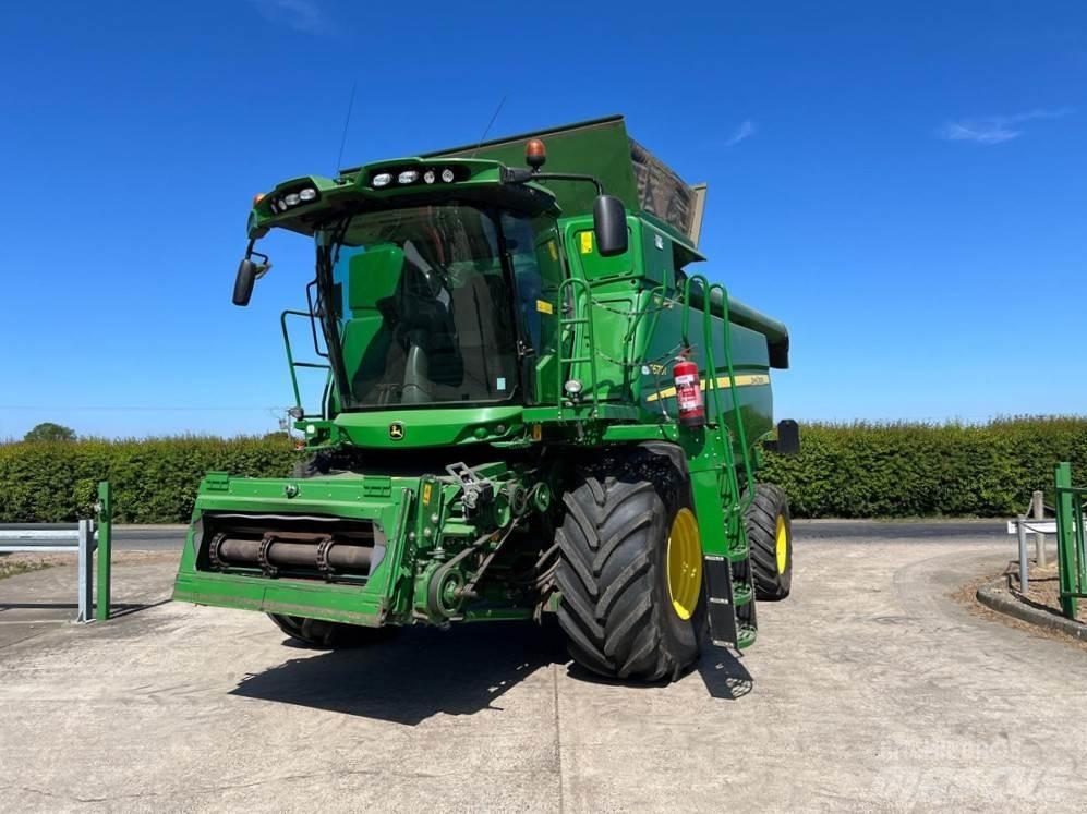 John Deere T670HM حصادات