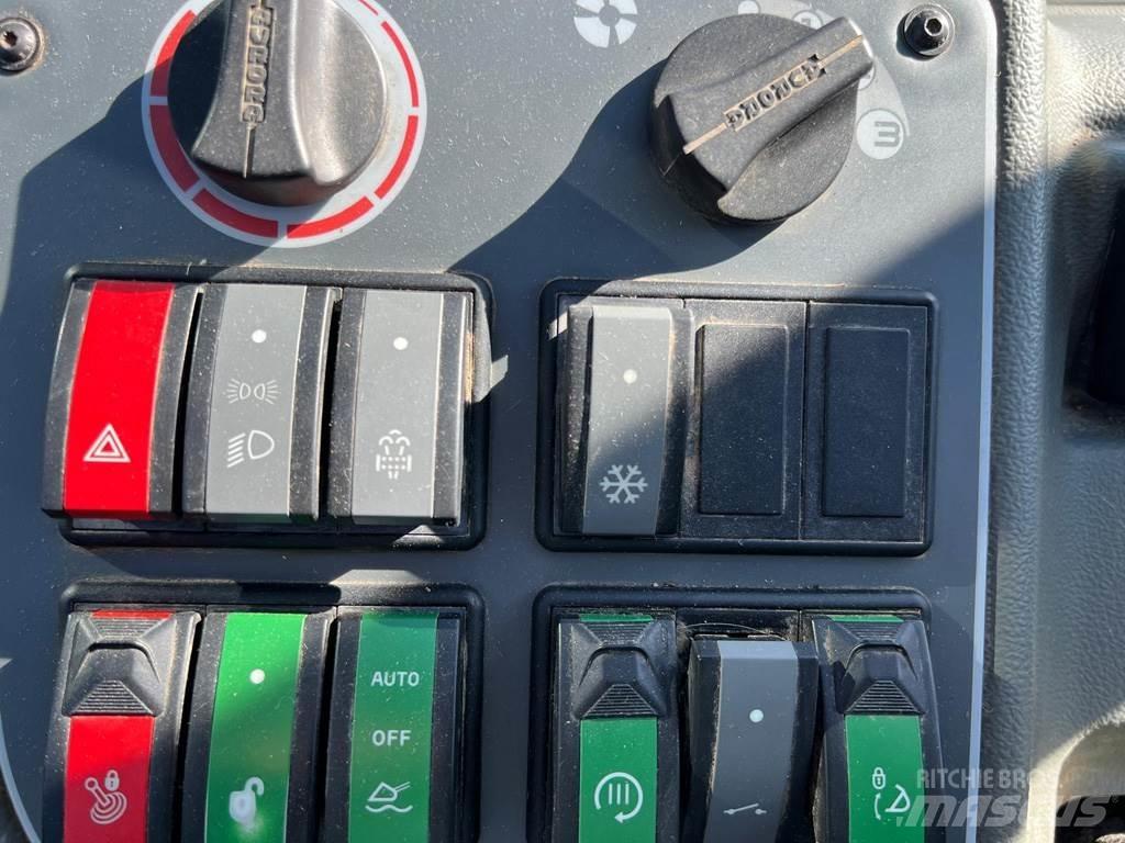 Kramer KT357 معدات مناولة لأغراض الزراعة