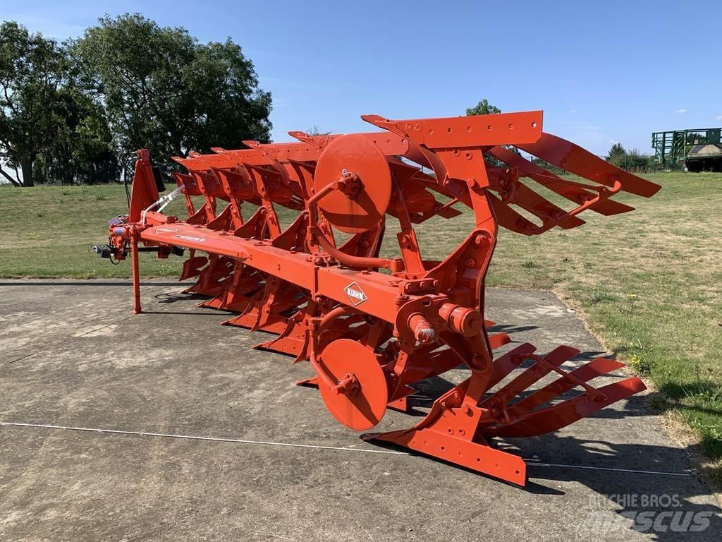 Kuhn MM153 محاريث عكسية