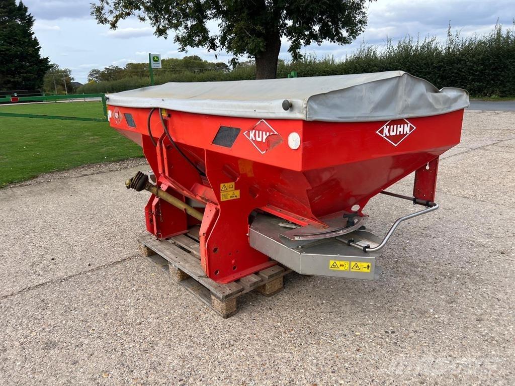 Kuhn MSD 1141 معدات فرد المواد المعدنية