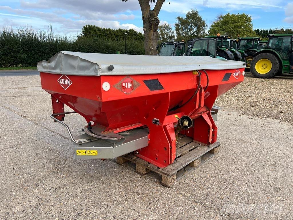 Kuhn MSD 1141 معدات فرد المواد المعدنية