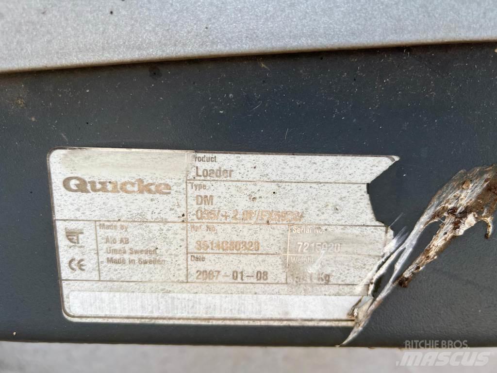 Quicke Q35 لوادر بعجل