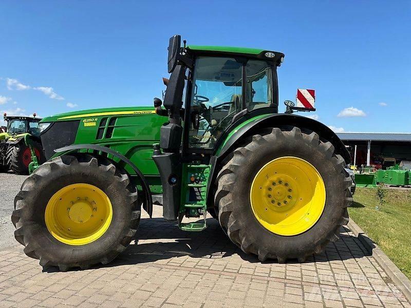 John Deere 6250R الجرارات