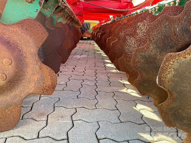 Unia Ursus 500 زحافات ساحقة