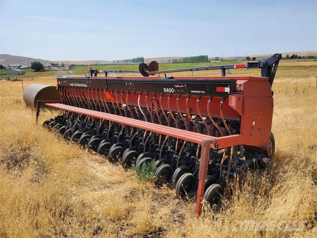 CASE 5400 ماكينات وملحقات البذر الأخرى