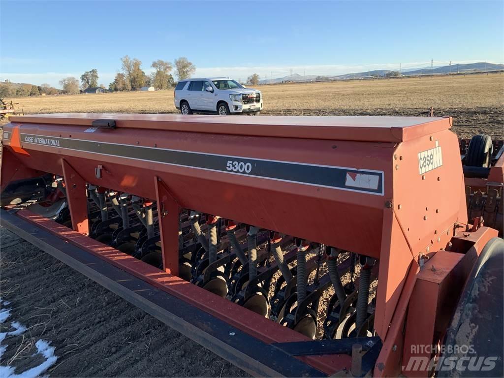 Case IH 5300 ماكينات وملحقات البذر الأخرى
