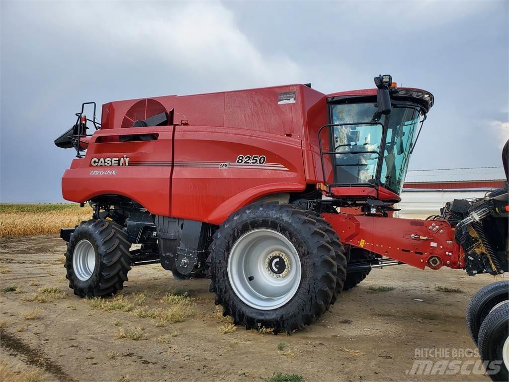 Case IH 8250 حصادات