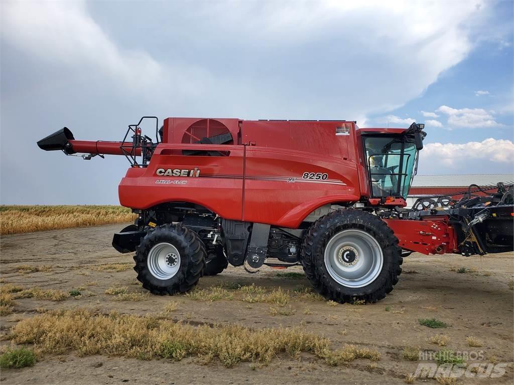 Case IH 8250 حصادات