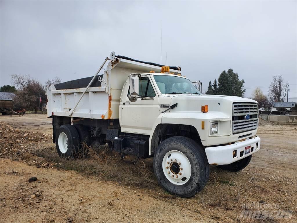 Ford F800 شاحنات أخرى