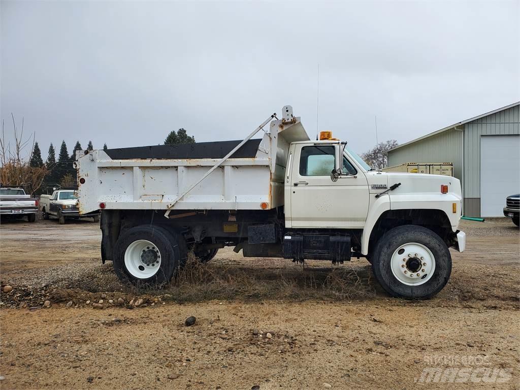 Ford F800 شاحنات أخرى