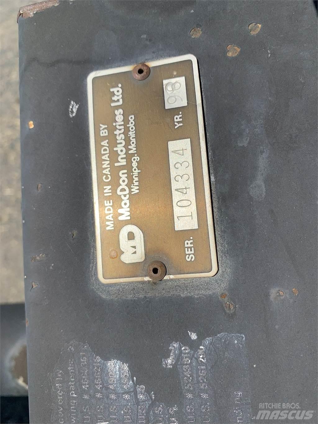 MacDon 942 14' محشات
