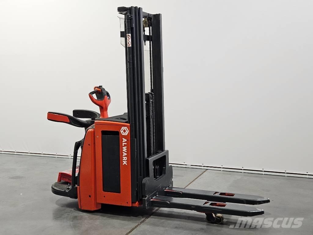 Linde L16AP شاحنات مناولة ذاتية الدفع