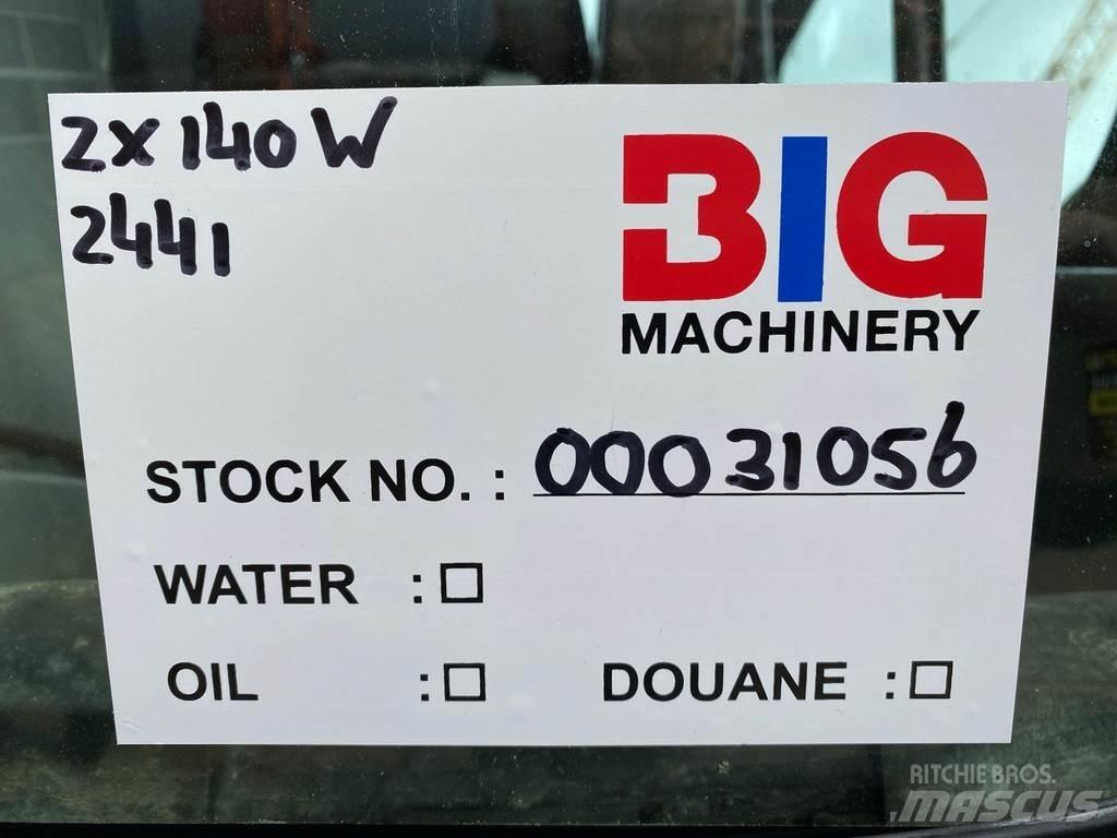 Hitachi ZX140W-3 حفارات بعجل