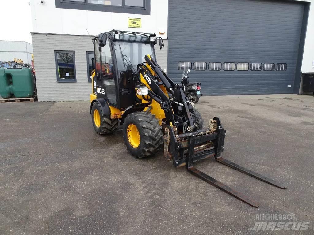 JCB 403 لوادر بعجل