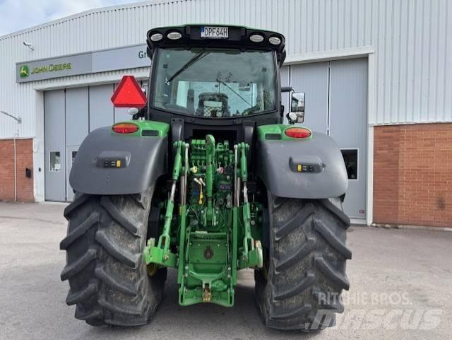 John Deere 6250 R الجرارات