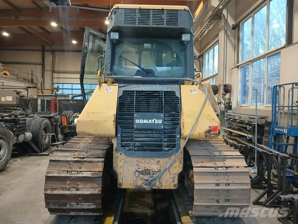 Komatsu D 51 PX-22 بلدوزرات مجنزرة