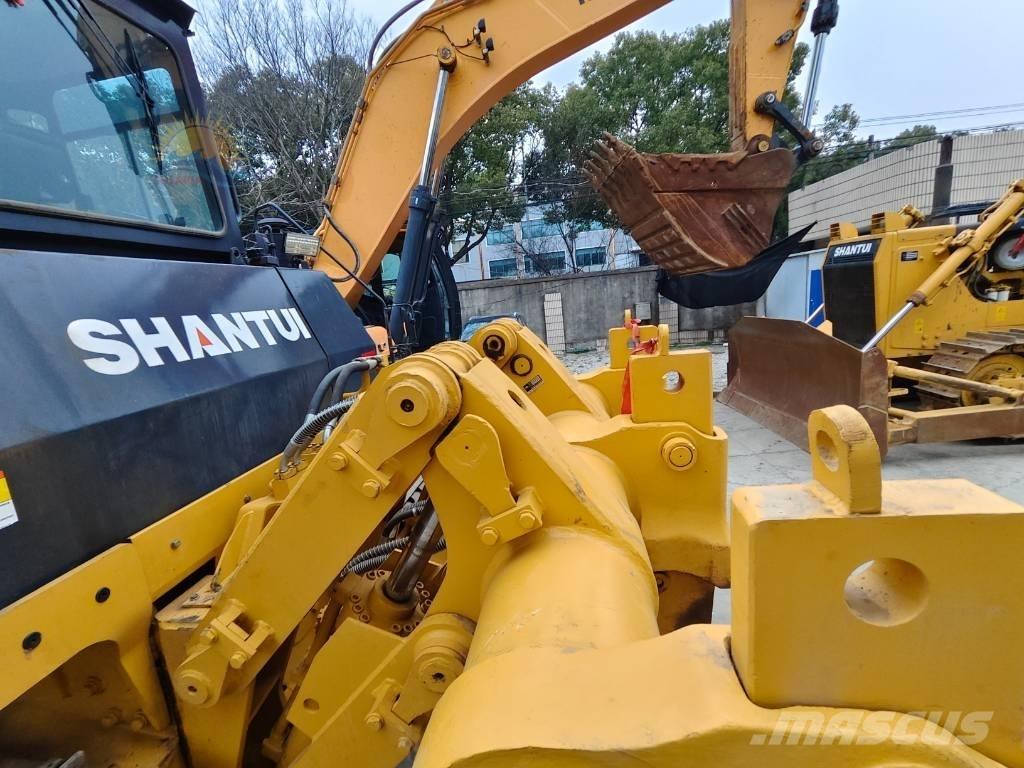 Shantui SD 22 بلدوزرات مجنزرة