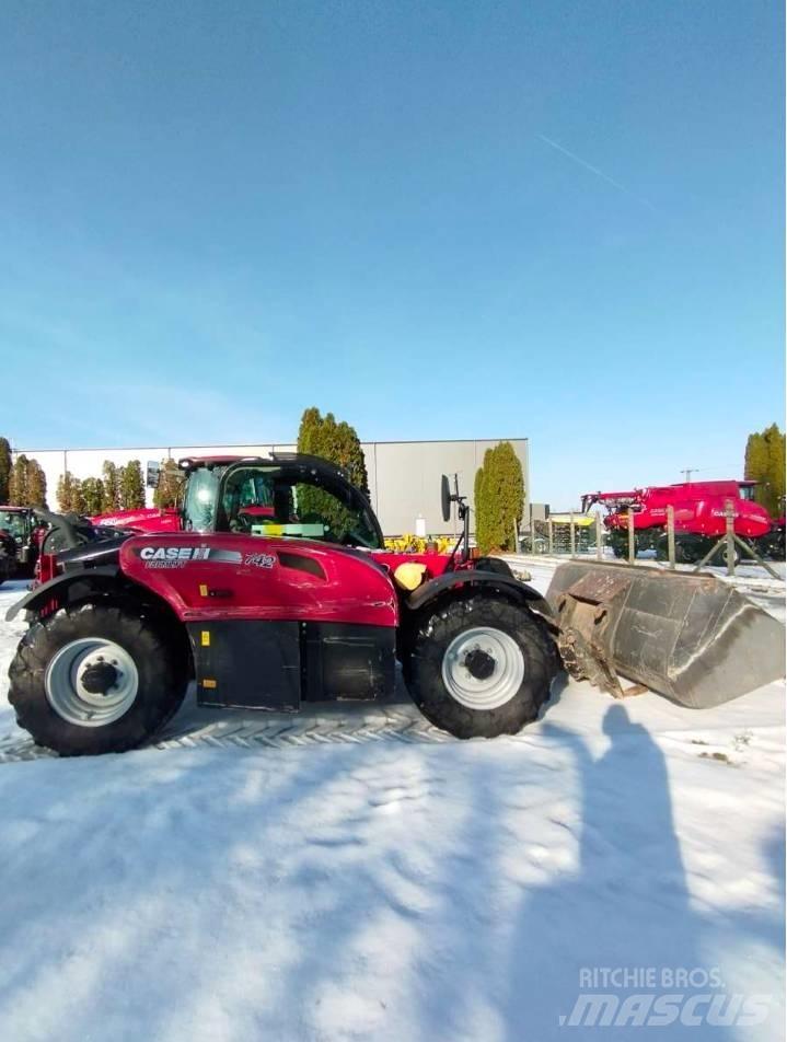 Case IH Farmlift 742 مناولات متداخلة