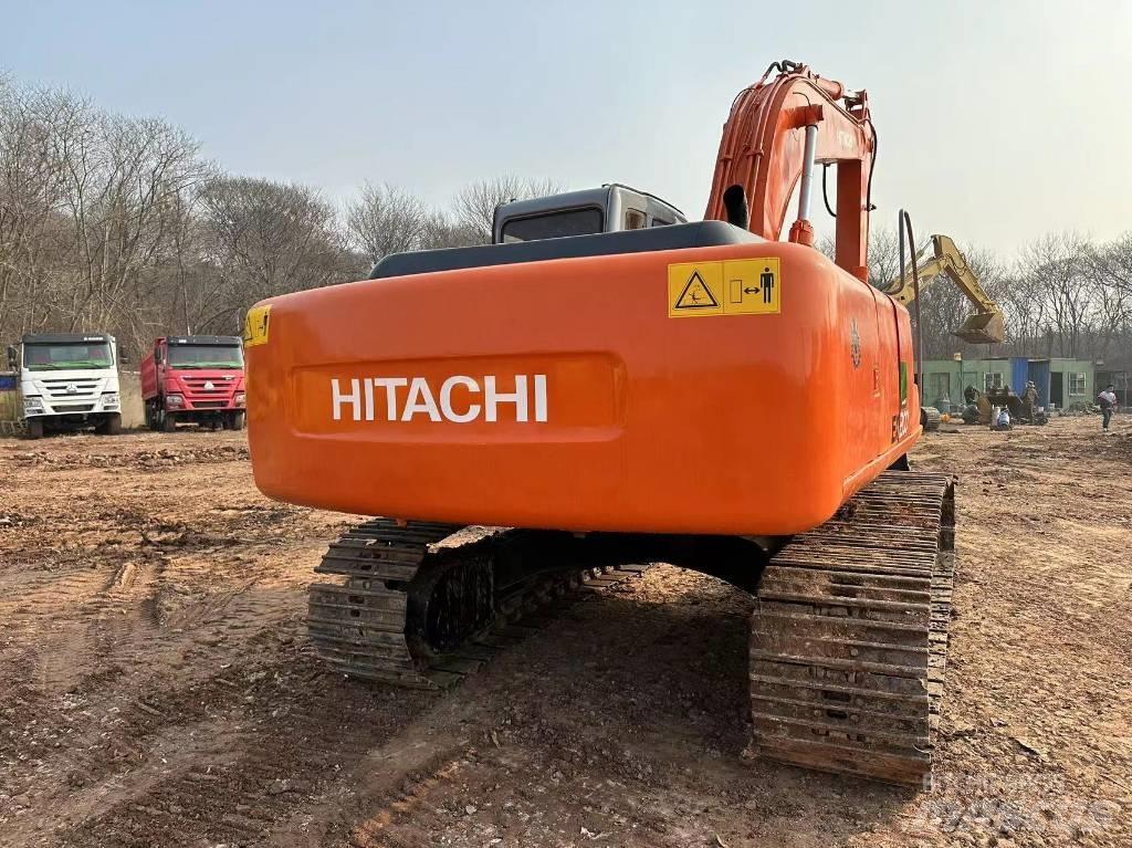 Hitachi EX 200 حفارات زحافة