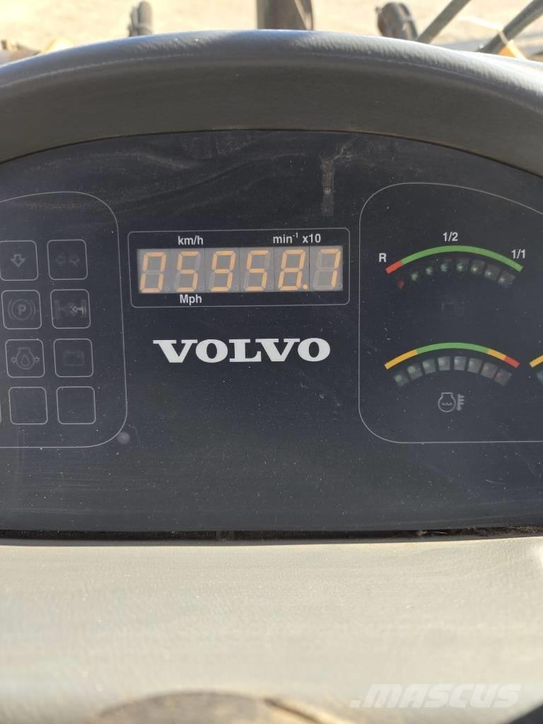 Volvo L 40 B TP لوادر بعجل