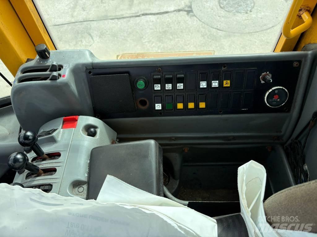 Volvo L110E لوادر بعجل