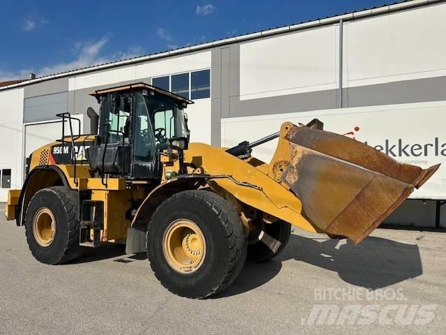 CAT 950M لوادر بعجل