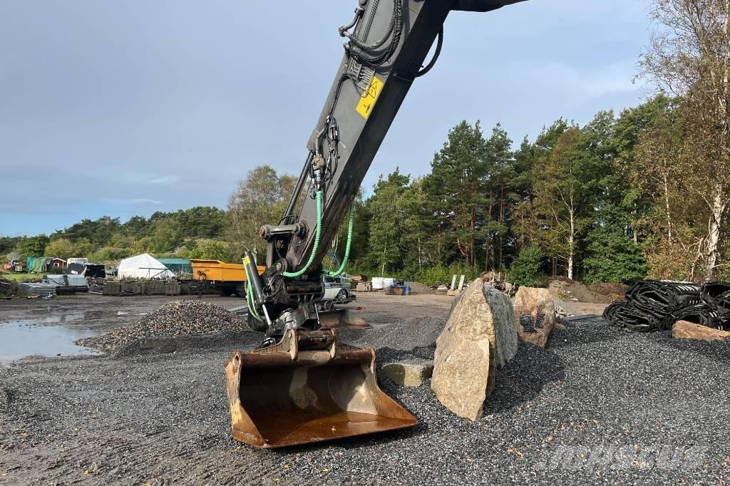 Volvo EC 220 DL حفارات زحافة