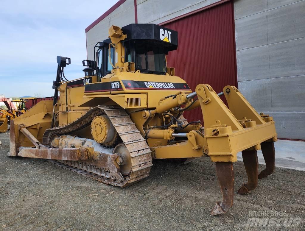 CAT D7R SERIE 2 بلدوزرات مجنزرة