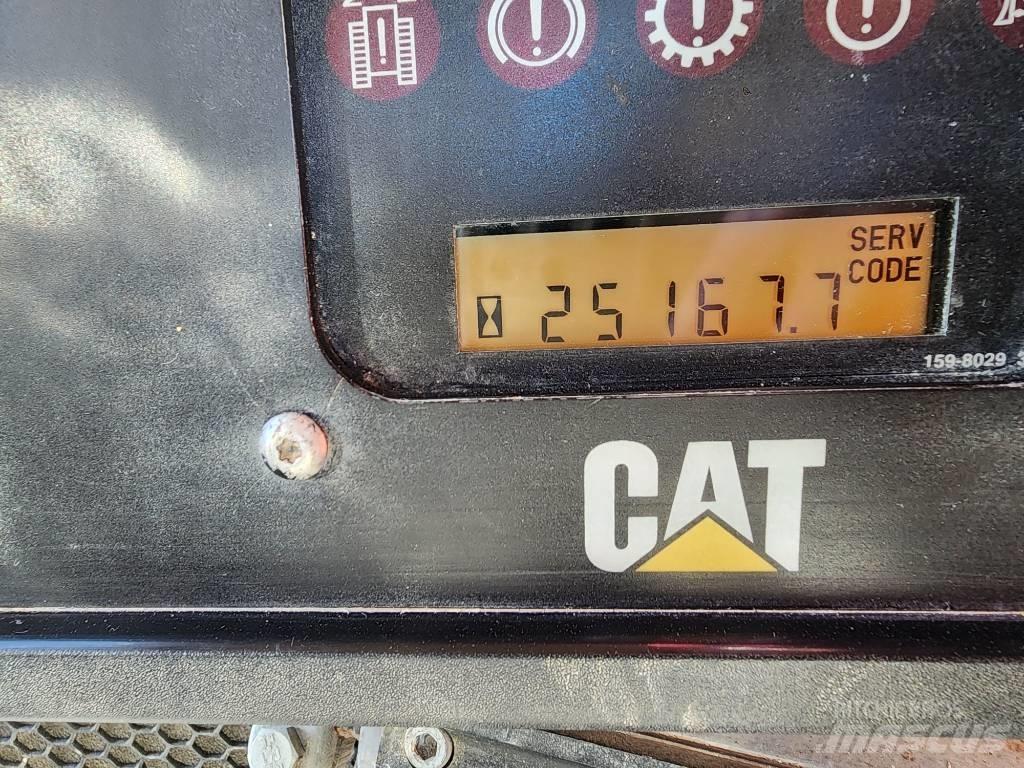 CAT D7R SERIE 2 بلدوزرات مجنزرة