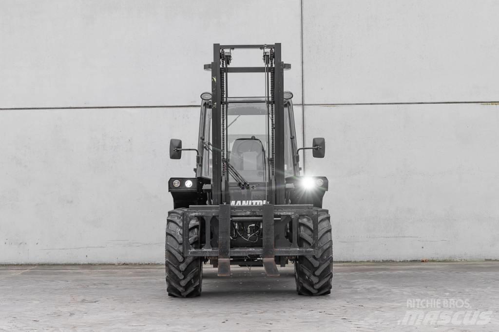 Manitou M 30-4 شاحنات الديزل