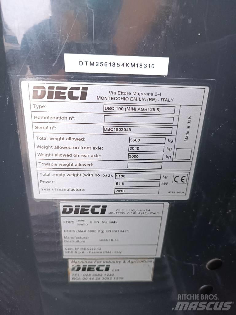Dieci Mini Agri 25.6 لوادر صغيرة
