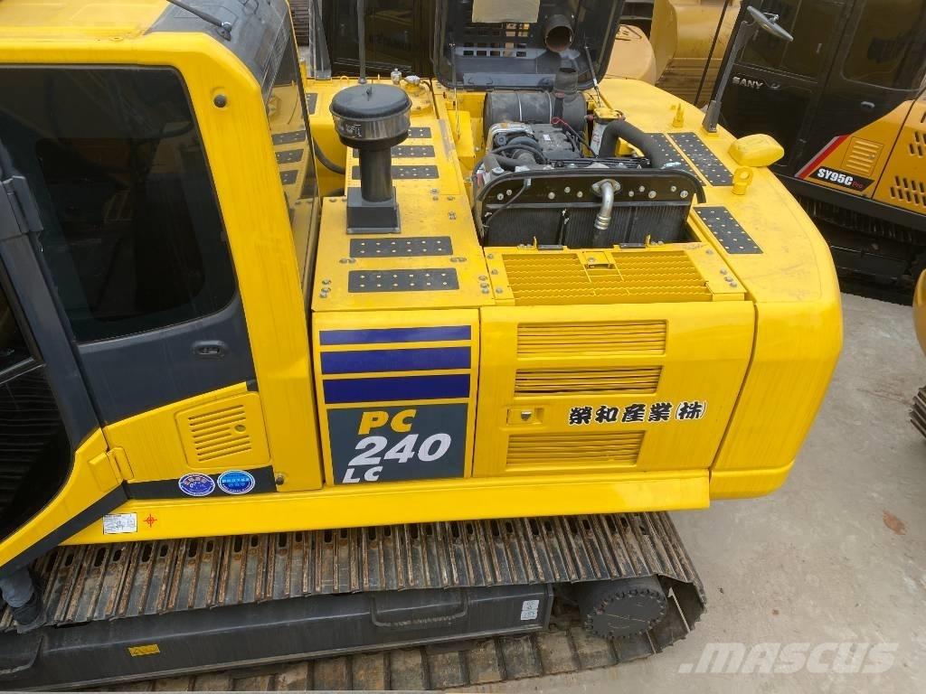 Komatsu PC 240 LC حفارات زحافة