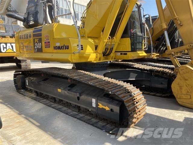 Komatsu PC 240 LC حفارات زحافة