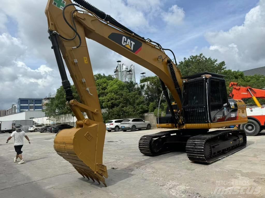 CAT 320D2L حفارات وسط 7 طن - 12 طن