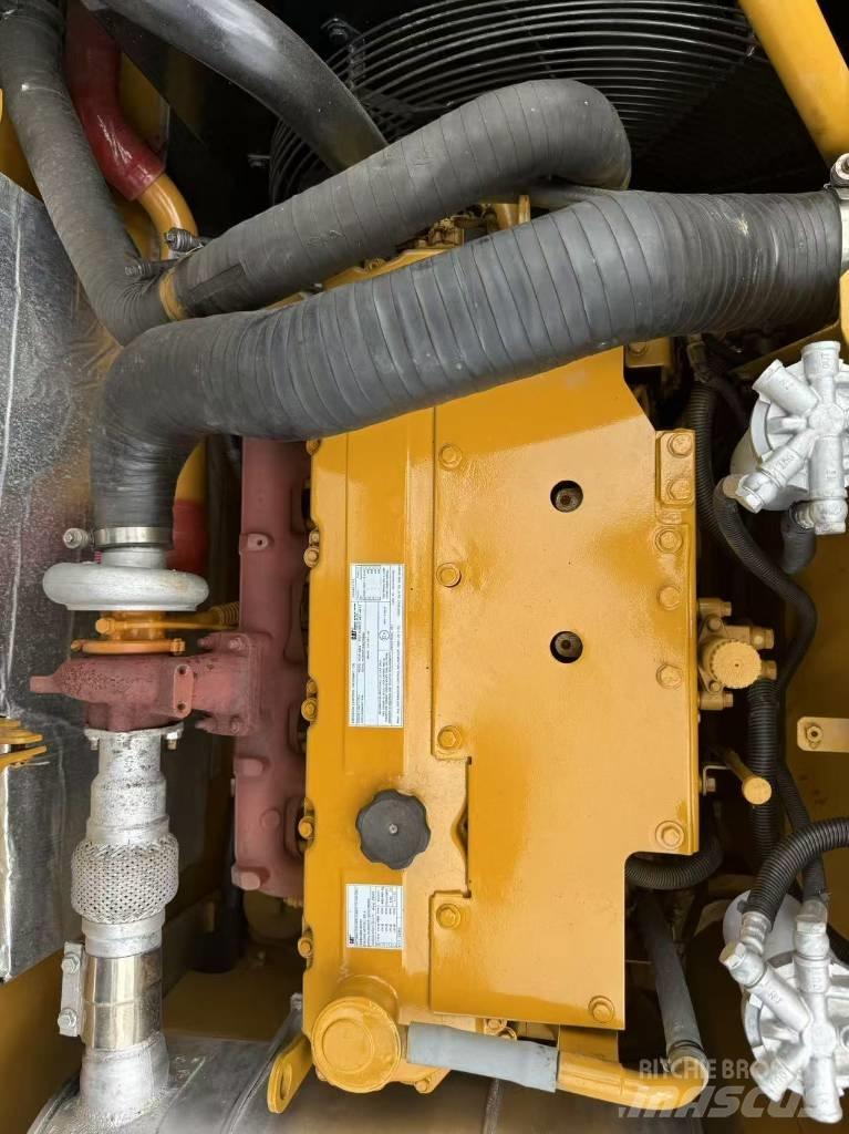 CAT 320D2L حفارات وسط 7 طن - 12 طن