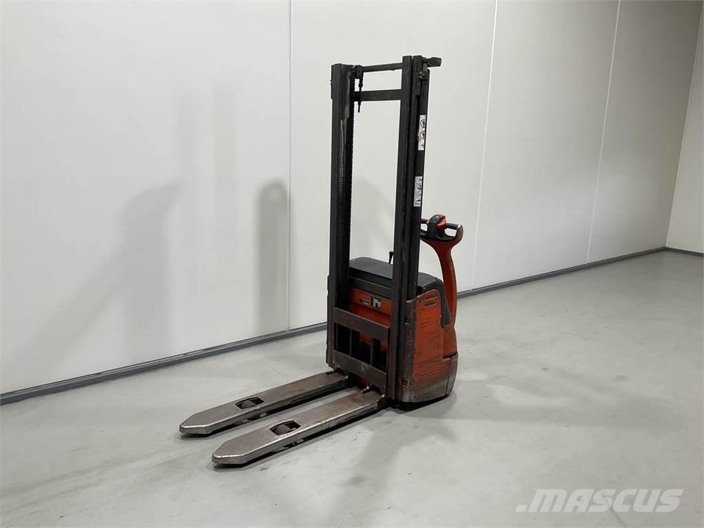 Linde L12 شاحنات مناولة ذاتية الدفع