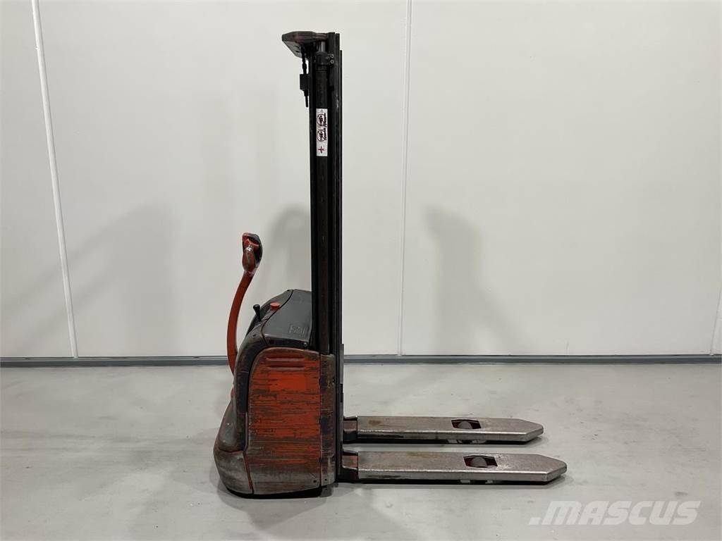 Linde L12 شاحنات مناولة ذاتية الدفع